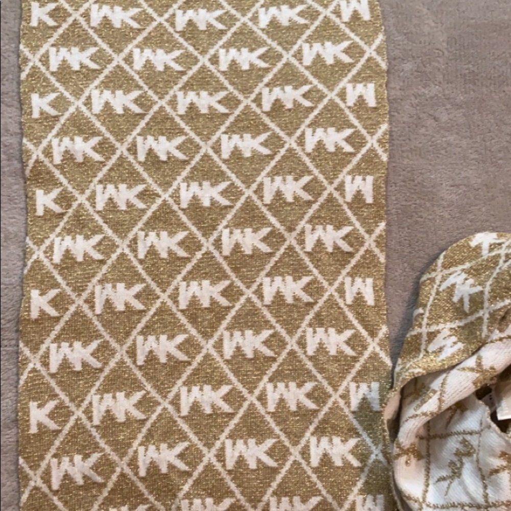 Michael Kors Reversible Adult Scarf